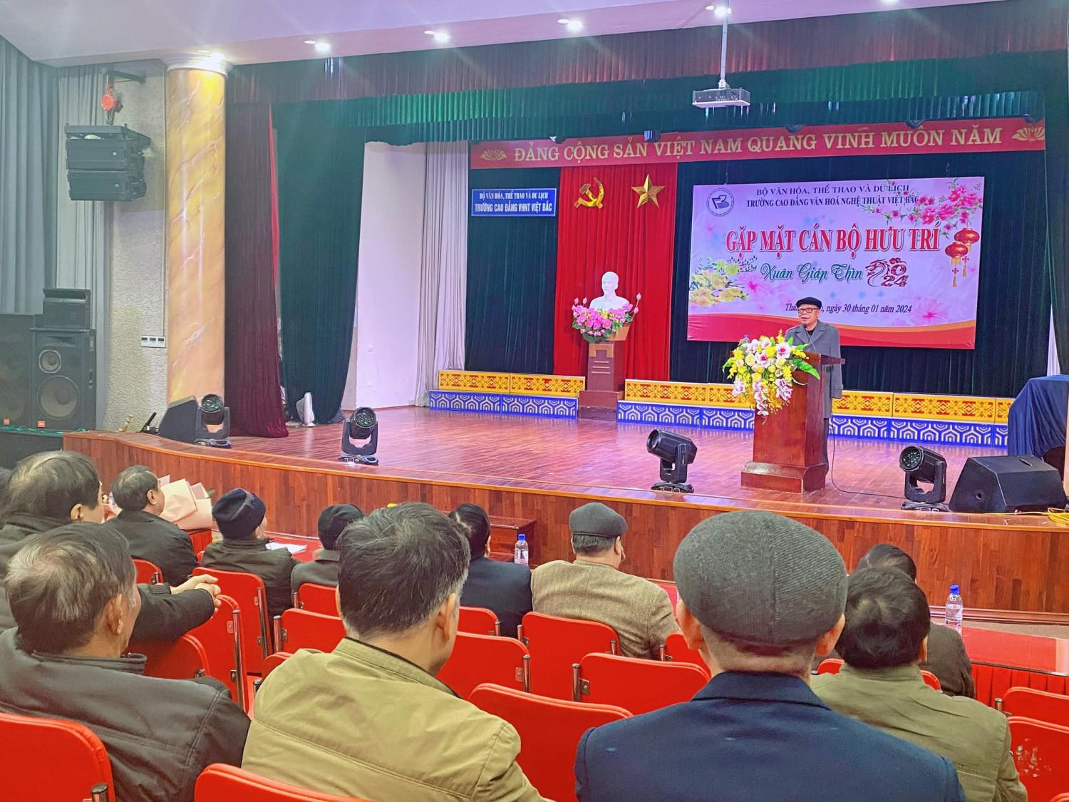 Trường CĐ VHNT Việt Bắc tổ chức gặp mặt hội hưu trí năm 2024