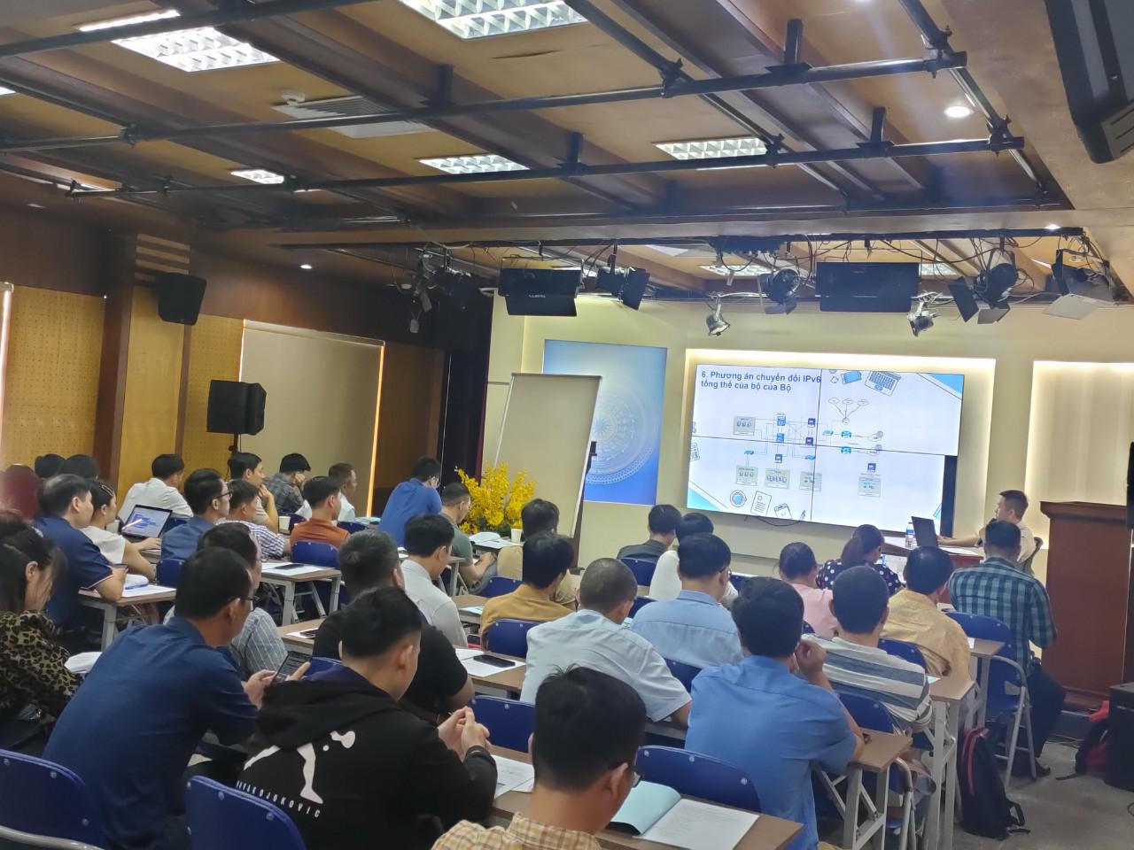 Trường CĐ VHNT Việt Bắc tham gia tập huấn chuyển đổi IPv6