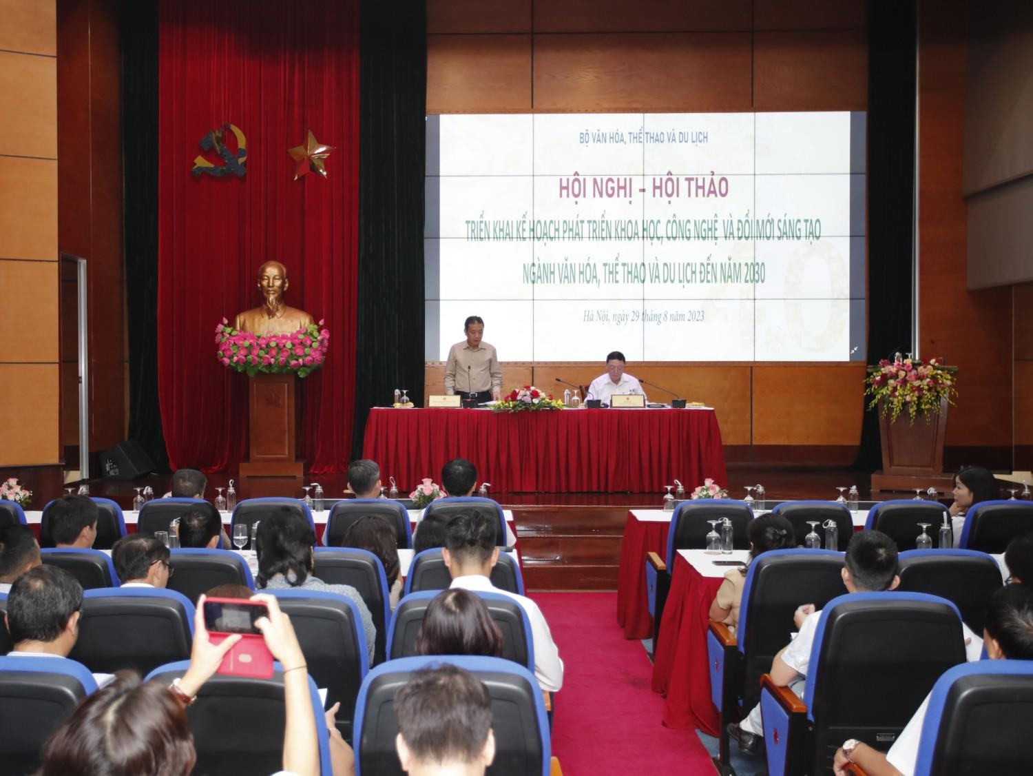 Đổi mới sáng tạo gắn liền với khoa học và công nghệ
