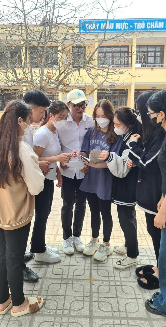 Khối 12 hoàn thành tốt kỳ thi thử THPT lần 2