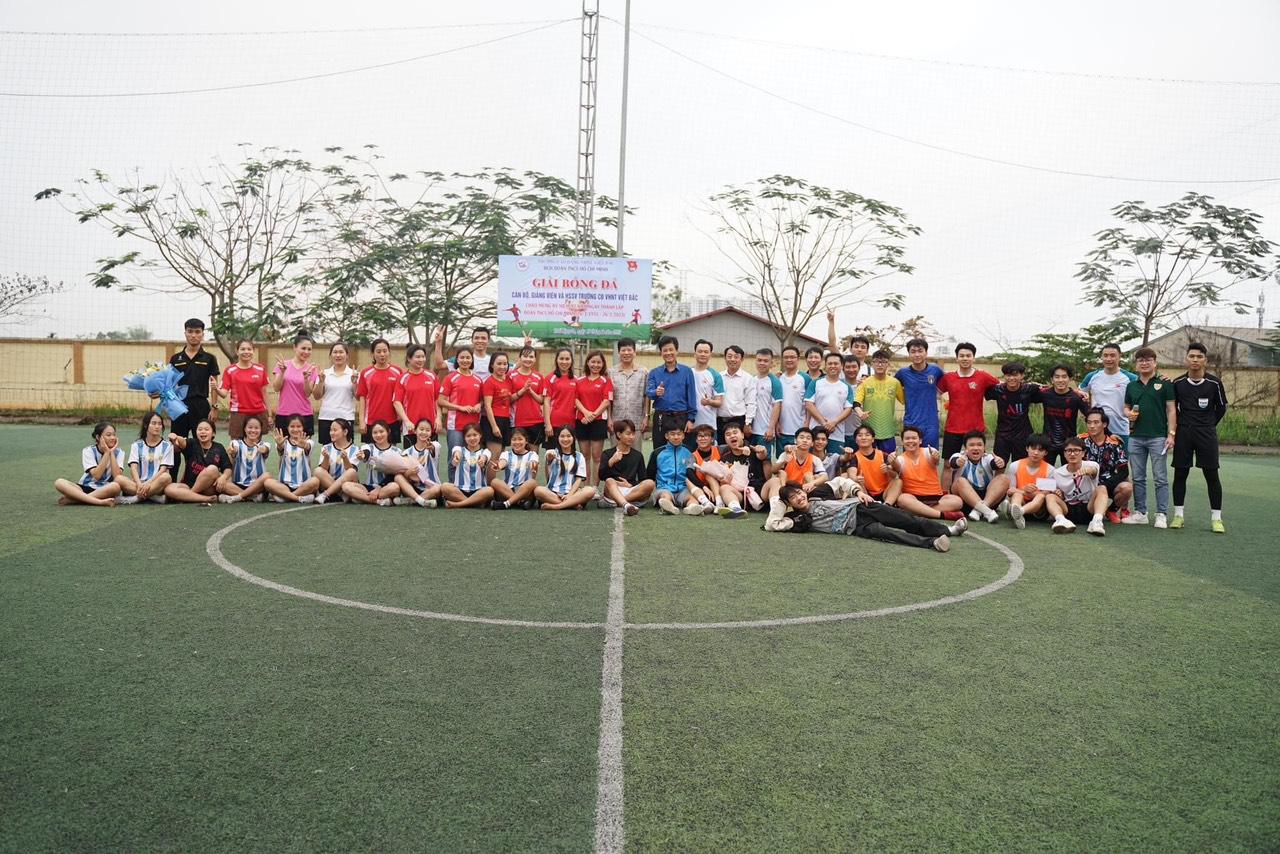 Giao lưu bóng đá chào mừng 92 năm ngày thành lập Đoàn TNCS Hồ Chí Minh