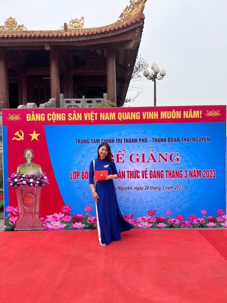 Trường CĐ VHNT Việt Bắc tham gia lớp nhận thức về Đảng năm 2023