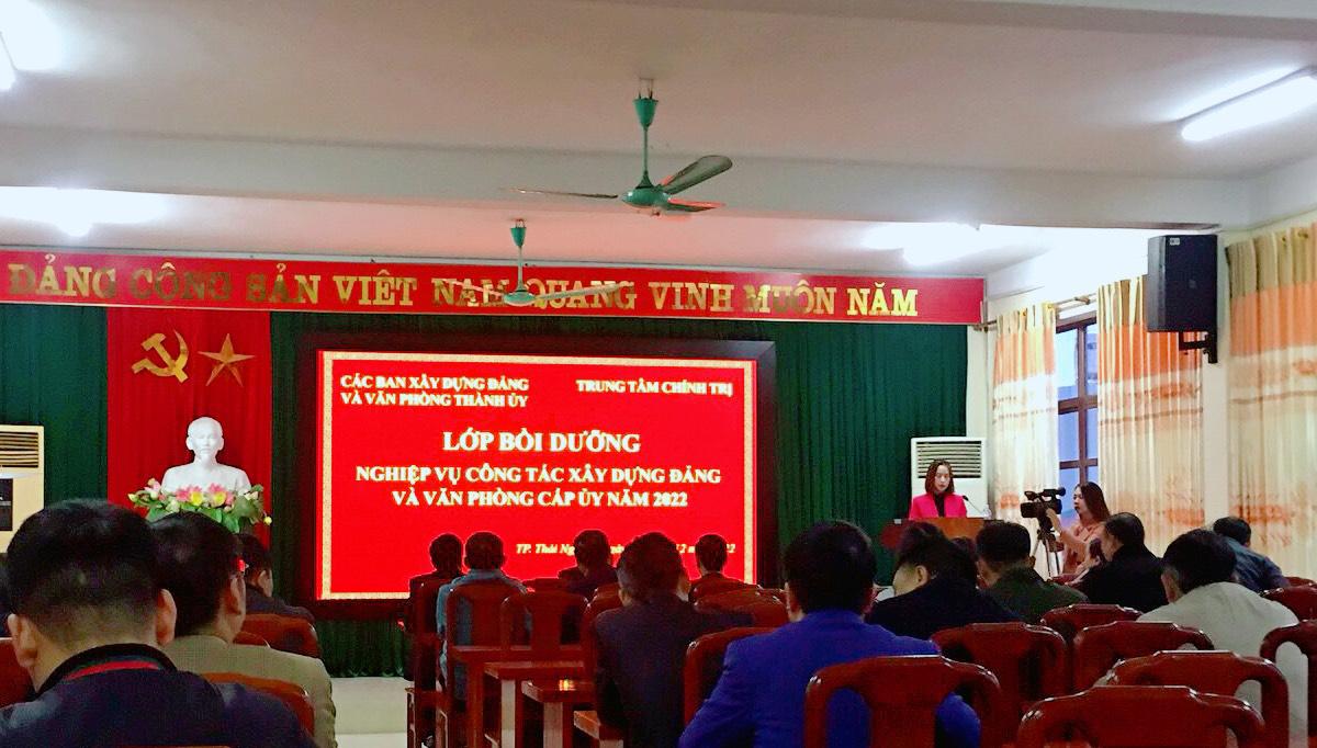 Trường CĐ VHNT Việt Bắc tham dự lớp Bồi dưỡng nghiệp vụ công tác xây dựng Đảng và Văn phòng cấp ủy năm 2022