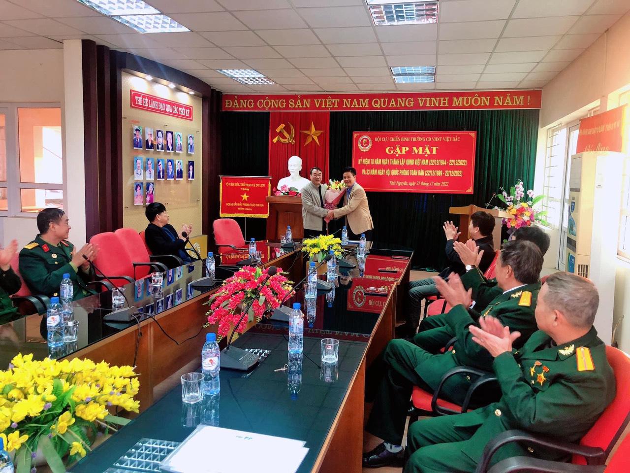 Hội cựu chiến binh Trường CĐ VHNT Việt Bắc gặp mặt kỷ niệm 78 năm ngày thành lập Quân đội nhân dân Việt Nam