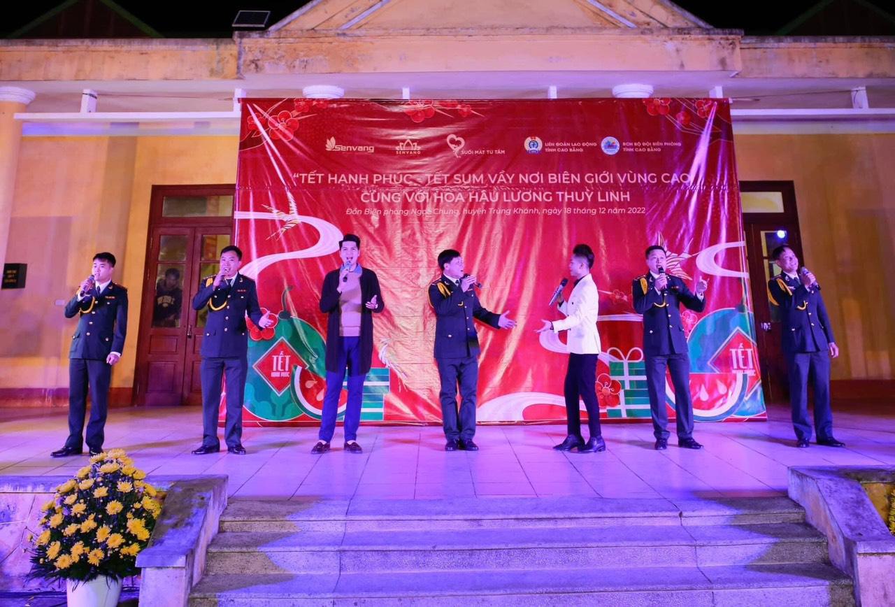 Thăm tặng quà các Đồn biên phòng tại tỉnh Cao Bằng