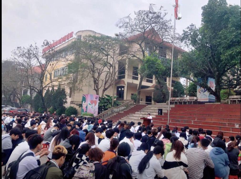Trường CĐ VHNT Việt Bắc tổ chức chào cờ tháng 3 năm 2023
