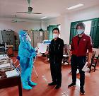 Công đoàn trường CĐ VHNT Việt Bắc tặng quà thăm hỏi cho đoàn viên công đoàn mắc dịch bệnh covid-19