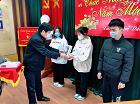 Trường Cao đẳng VHNT Việt Bắc trao máy tính bảng cho HSSV theo chương trình “Sóng và máy tính cho em”