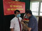 Đồng chí Phạm Quốc Khánh nhận huy hiệu 30 năm tuổi đảng