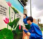 Đoàn TNCS Hồ Chí Minh trường CĐ VHNT Việt Bắc tham gia vẽ trong chương trình Hộp điện xanh