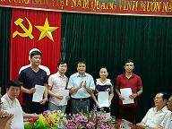 TRAO QUYẾT ĐỊNH TUYỂN DỤNG CHO 04 GIẢNG VIÊN TẬP SỰ NĂM 2016