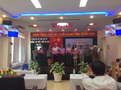 TRƯỜNG CĐ VHNT VIỆT BẮC THAM GIA TẬP HUẤN BỒI DƯỠNG KIẾN THỨC CHUYÊN MÔN NGHIỆP VỤ VỀ CÔNG TÁC ĐẢM BẢO VÀ KIỂM ĐỊNH CHẤT LƯỢNG GIÁO DỤC