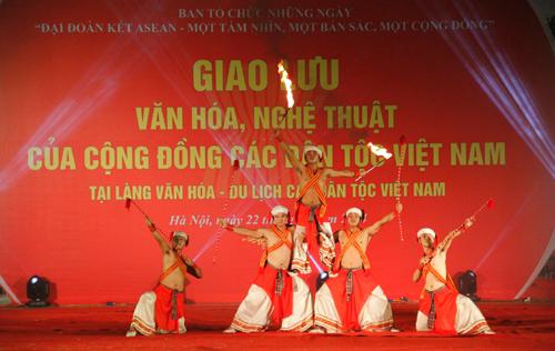 GIAO LƯU VĂN HÓA CỦA CỘNG ĐỒNG CÁC DÂN TỘC VIỆT NAM