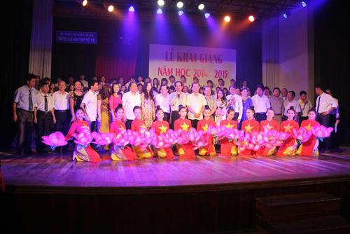TRƯỜNG CĐ VHNT VIỆT BẮC TỔ CHỨC LỄ KHAI GIẢNG NĂM HỌC 2014 – 2015