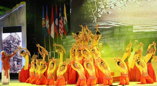 TỔ CHỨC TUẦN ” ĐẠI ĐOÀN KẾT ASEAN – MỘT TẦM NHÌN , MỘT BẢN SẮC, MỘT CỘNG ĐỒNG “