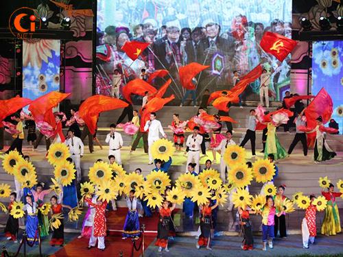 ĐẠI GIA ĐÌNH CÁC DÂN TỘC VIỆT NAM VỚI CHỦ QUYỀN THIÊNG LIÊNG CỦA TỔ QUỐC