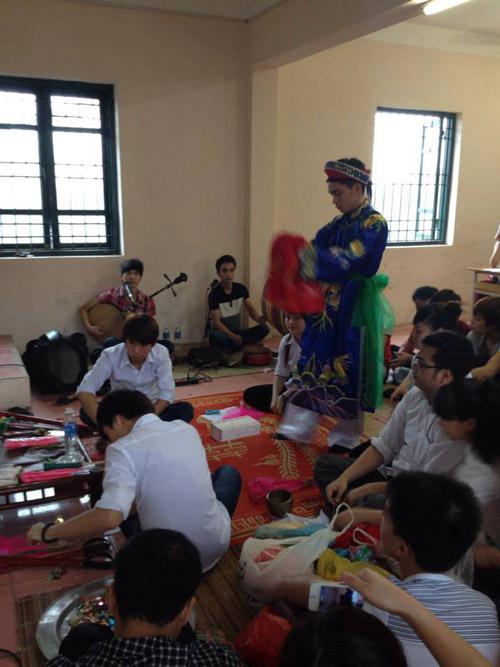 CHƯƠNG TRÌNH NGOẠI KHÓA MÔN TÔN GIÁO – TÍN NGƯỠNG “LÊN ĐỒNG – HÀNH TRÌNH CỦA THẦN LINH VÀ THÂN PHẬN”