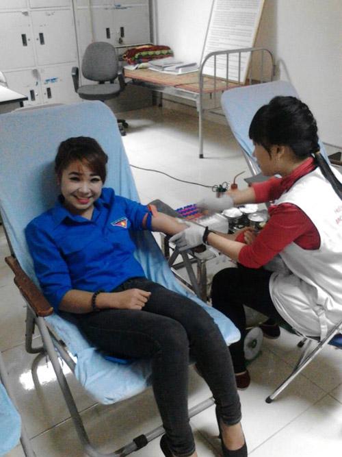 THANH NIÊN TRƯỜNG CĐ VHNT VIỆT BẮC HƯỞNG ỨNGHOẠT ĐỘNG THÁNG THANH NIÊN NĂM 2014