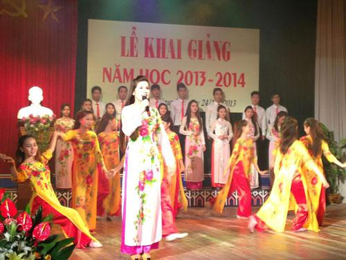 TRƯỜNG CĐ VHNT VIỆT BẮC : KHAI GIẢNG NĂM HỌC 2013- 2014