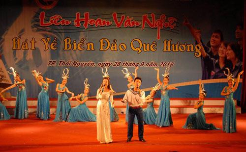 TUỔI TRẺ TRƯỜNG CĐVHNT VIỆT BẮC ” HÁT VỀ BIỂN ĐẢO QUÊ HƯƠNG”