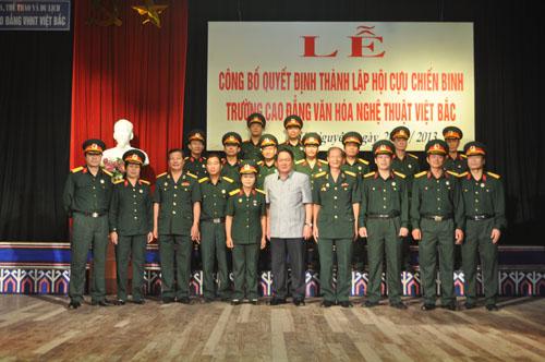 LỄ THÀNH LẬP HỘI CỰU CHIẾN BINH TRƯỜNG CĐ VHNT VIỆT BẮC