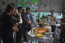 RỘN RÀNG NGÀY HỘI NẤU ĂN TẠI TRƯỜNG CĐ VHNT VIỆT BẮC
