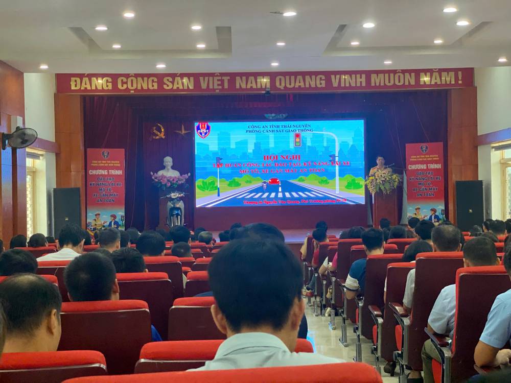 Trường Cao đẳng Văn hóa Nghệ thuật Việt Bắc tham gia Hội nghị tập huấn triển khai “Chiến dịch đào tạo kỹ năng lái xe mô tô, xe gắn máy an toàn” năm 2026