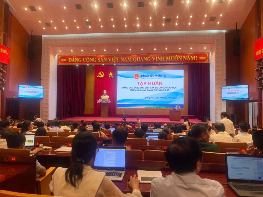 Trường Cao đẳng Văn hóa Nghệ thuật Việt Bắc tham gia tập huấn nâng cao năng lực triển khai văn bằng, chứng chỉ số