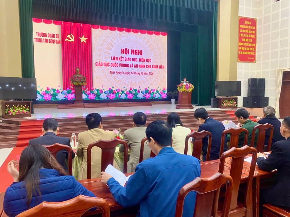 Trường CĐ VHNT Việt Bắc tham dự Hội nghị liên kết GDQP&AN tại Trường Quân sự Quân khu 1