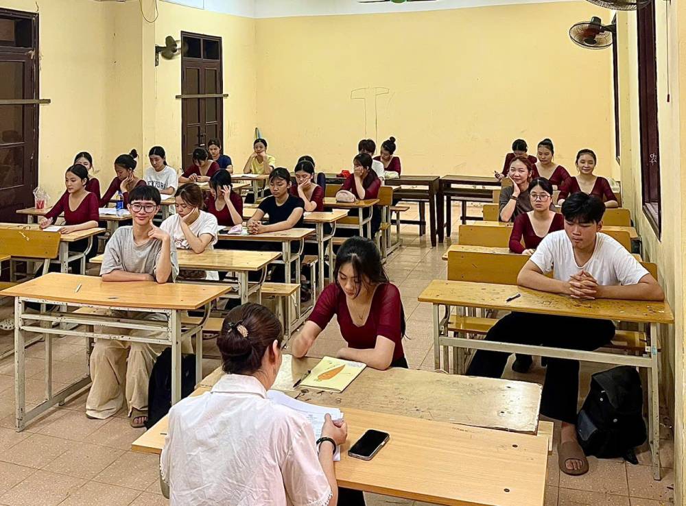 Từ bản làng đến phòng thi vấn đáp tiếng Anh: Nỗ lực đáng ghi nhận của học sinh, sinh viên