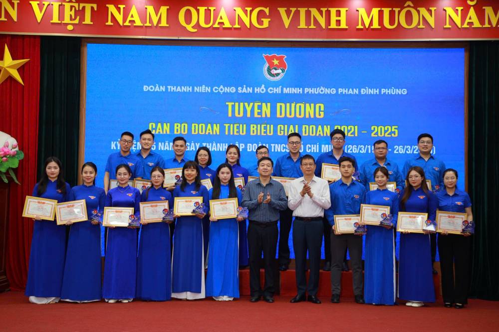 Dấu ấn tuổi trẻ Trường Cao đẳng Văn hóa Nghệ thuật Việt Bắc tại lễ vinh danh cán bộ Đoàn