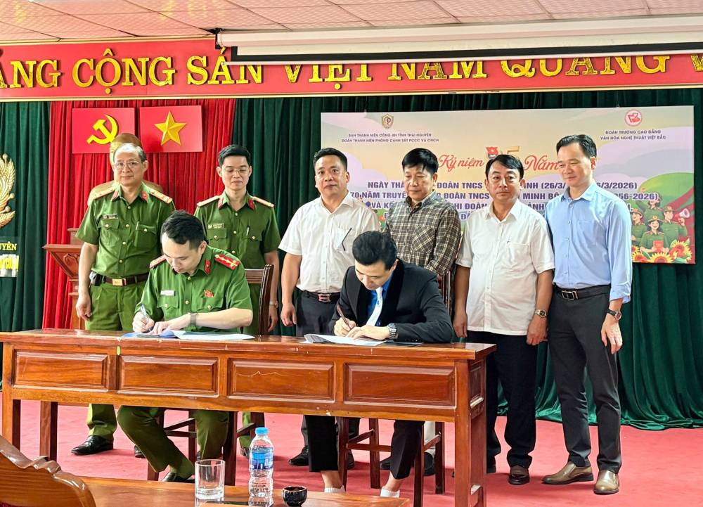 Dấu mốc hợp tác giữa Chi đoàn PCCC và Đoàn Trường CĐ VHNT Việt Bắc