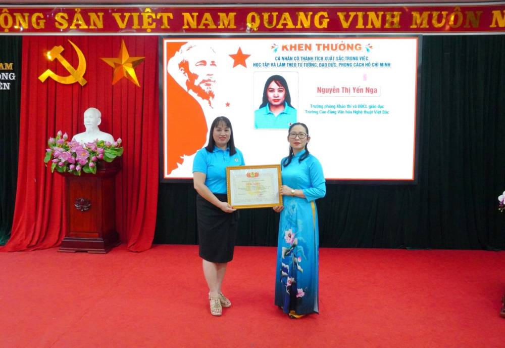 Hạt nhân gương mẫu trong hoạt động công đoàn tại trường CĐ VHNT Việt Bắc