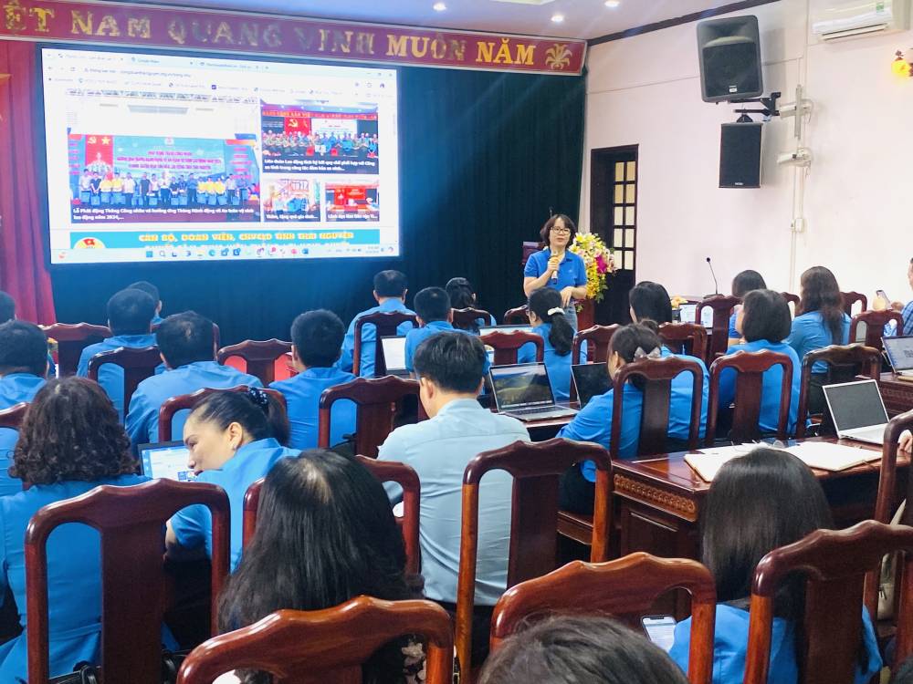 Nhiều kiến thức bổ ích từ chương trình tập huấn truyền thông công đoàn