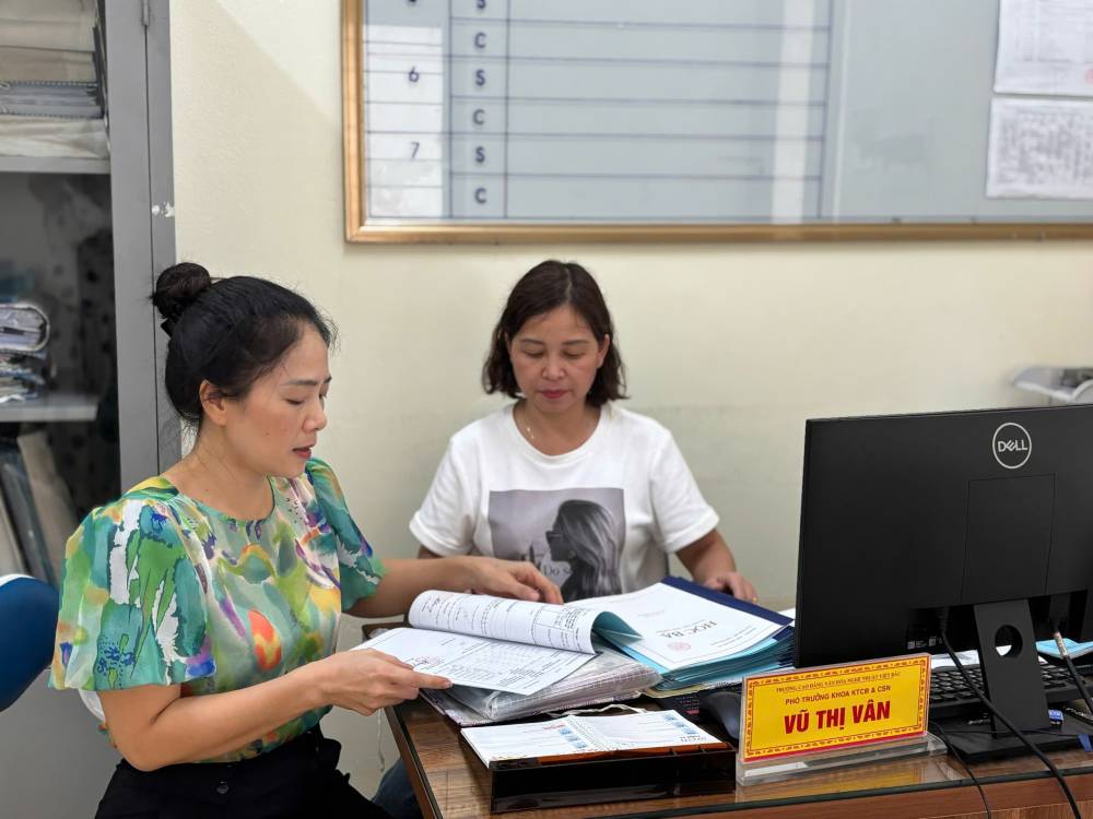 100% học sinh lớp 9 Trường Cao đẳng VHNT Việt Bắc được công nhận hoàn thành chương trình giáo dục THCS