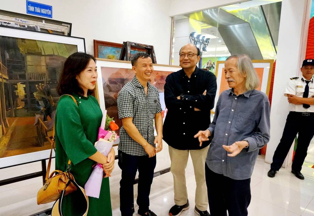 Đa sắc màu trong mỹ thuật Tây Bắc - Việt Bắc năm 2024