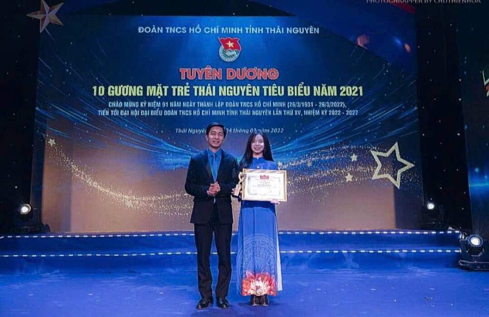 Bông hoa nhỏ của Trường CĐ VHNT Việt Bắc