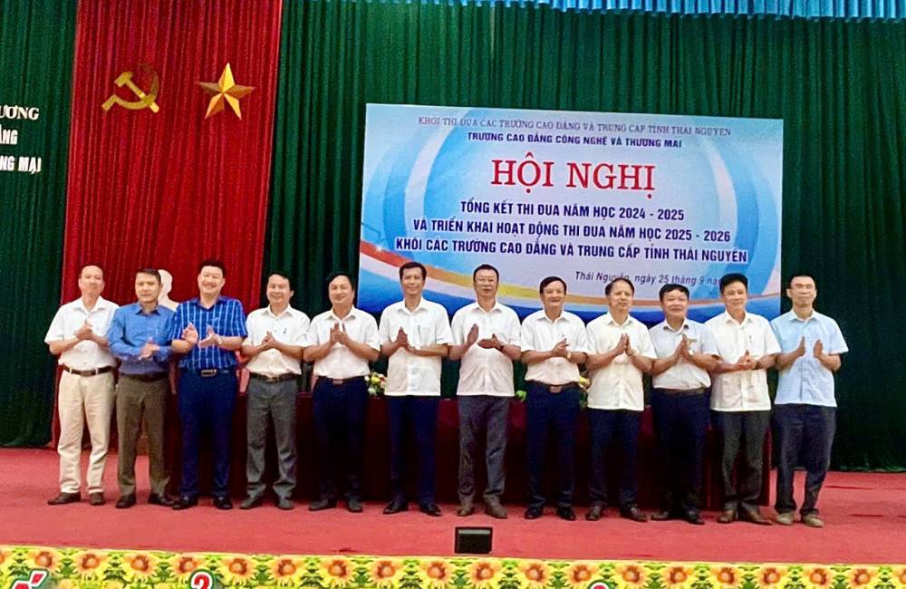 Trường Cao đẳng Văn hoá Nghệ thuật Việt Bắc vinh dự đón nhận nhiệm vụ Trưởng khối thi đua