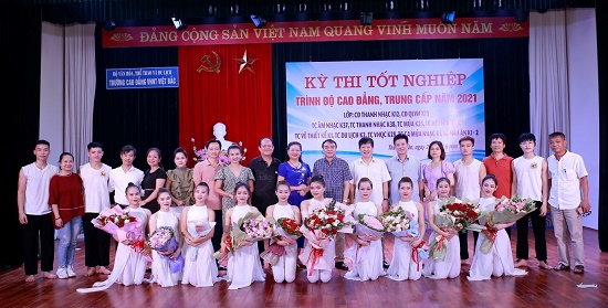 bai20viet20tot20nghiep20khoa20mua201