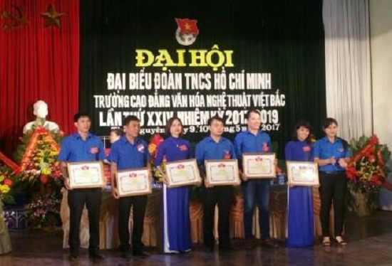 dai20hoi20dai20bieu20doan20tncshcm20cdvhntvb20cac20ca20nhan20duoc20khen20thuong20nhiem20ky