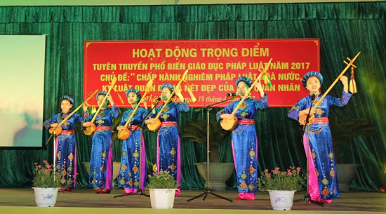 giao20luu20van20nghe20cua20sv20nganh20qlvh20voi20bo20doi2024-4-17201