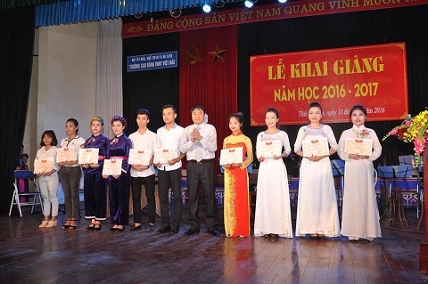 khai20giang20nam20hoc204