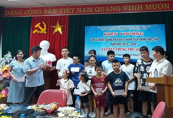 trao20phan20thuong20ram20trung20thu201
